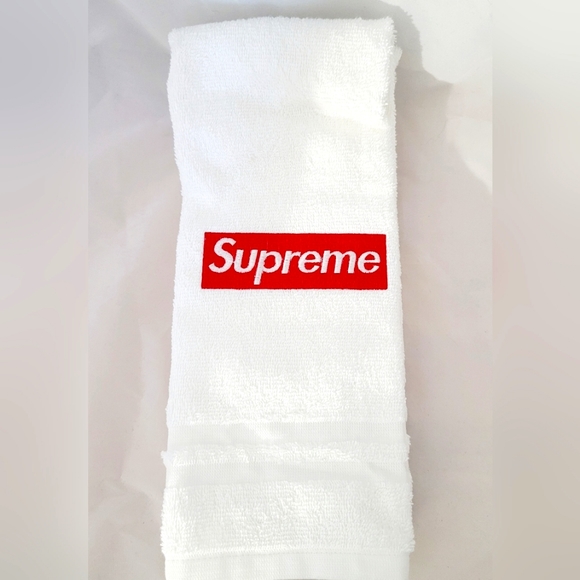 Embroidered Supreme Hand Towel - Picture 2 of 3